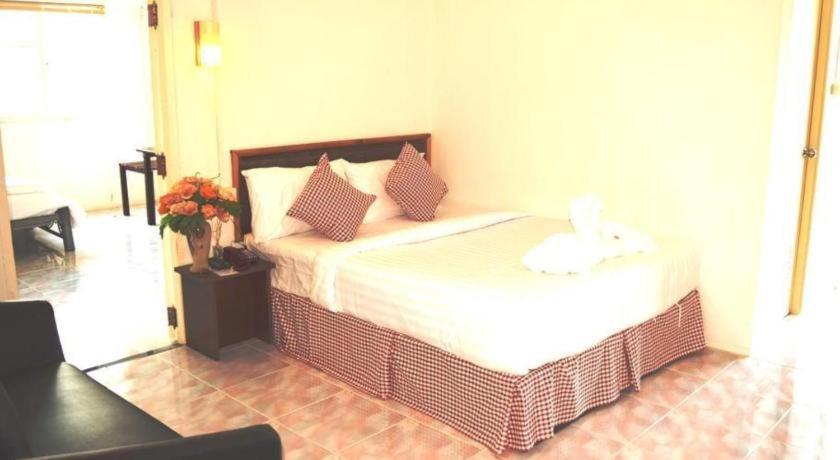 Hotel De Ratt Phuket Patong Exterior foto