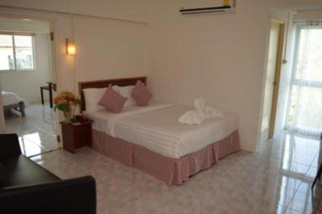 Hotel De Ratt Phuket Patong Exterior foto
